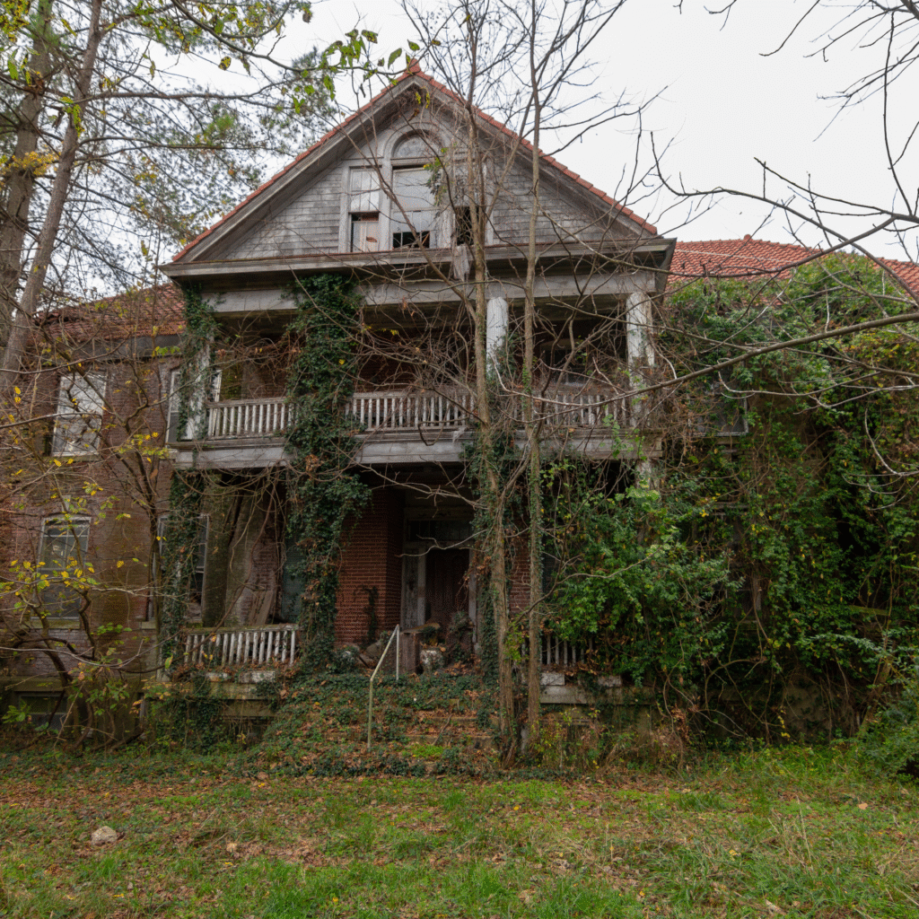 Selling a Condemned House in Memphis: What It Really Costs vs. As-Is Options