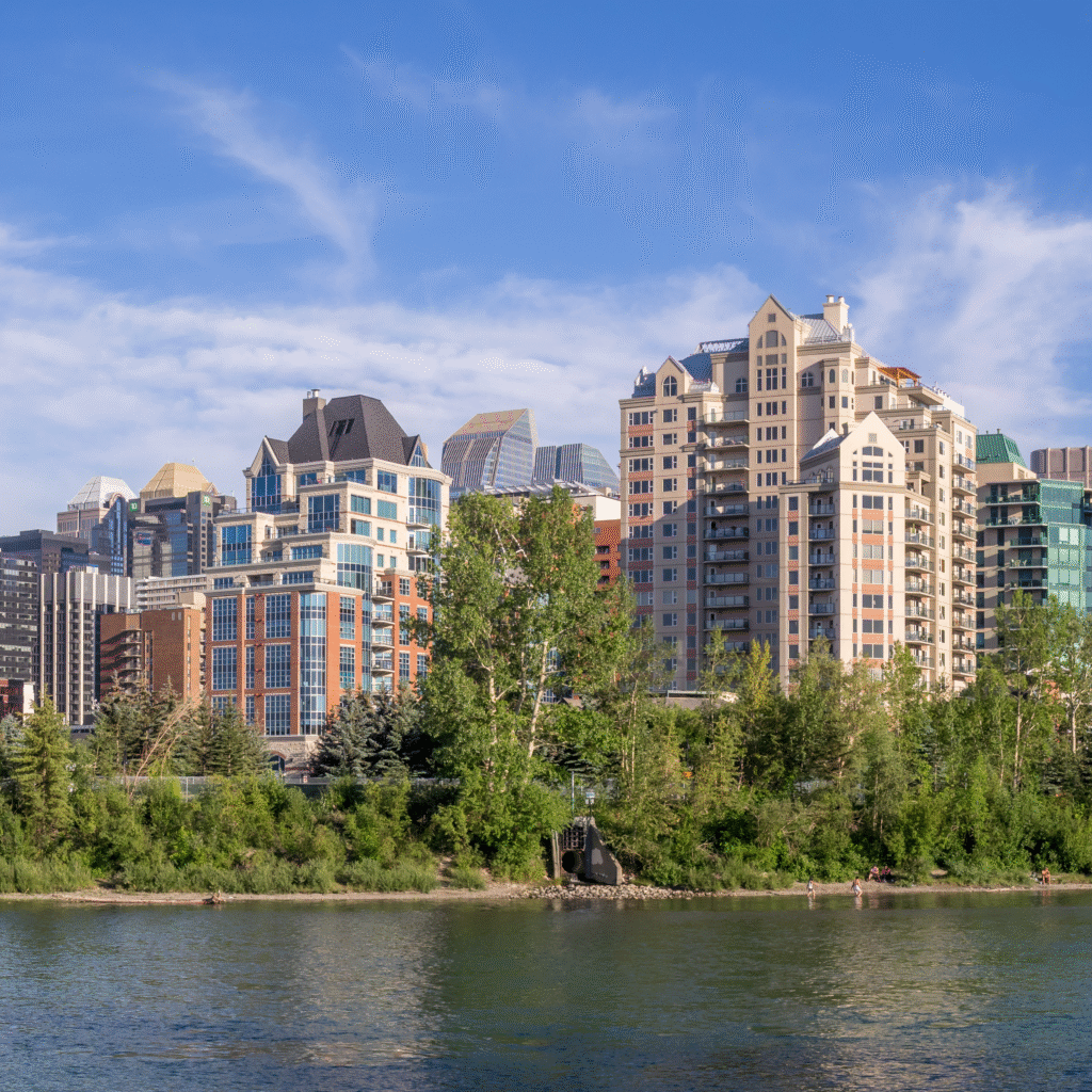 Selling a Memphis Condo Fast: HOA Rules, Fees & What Buyers Look For